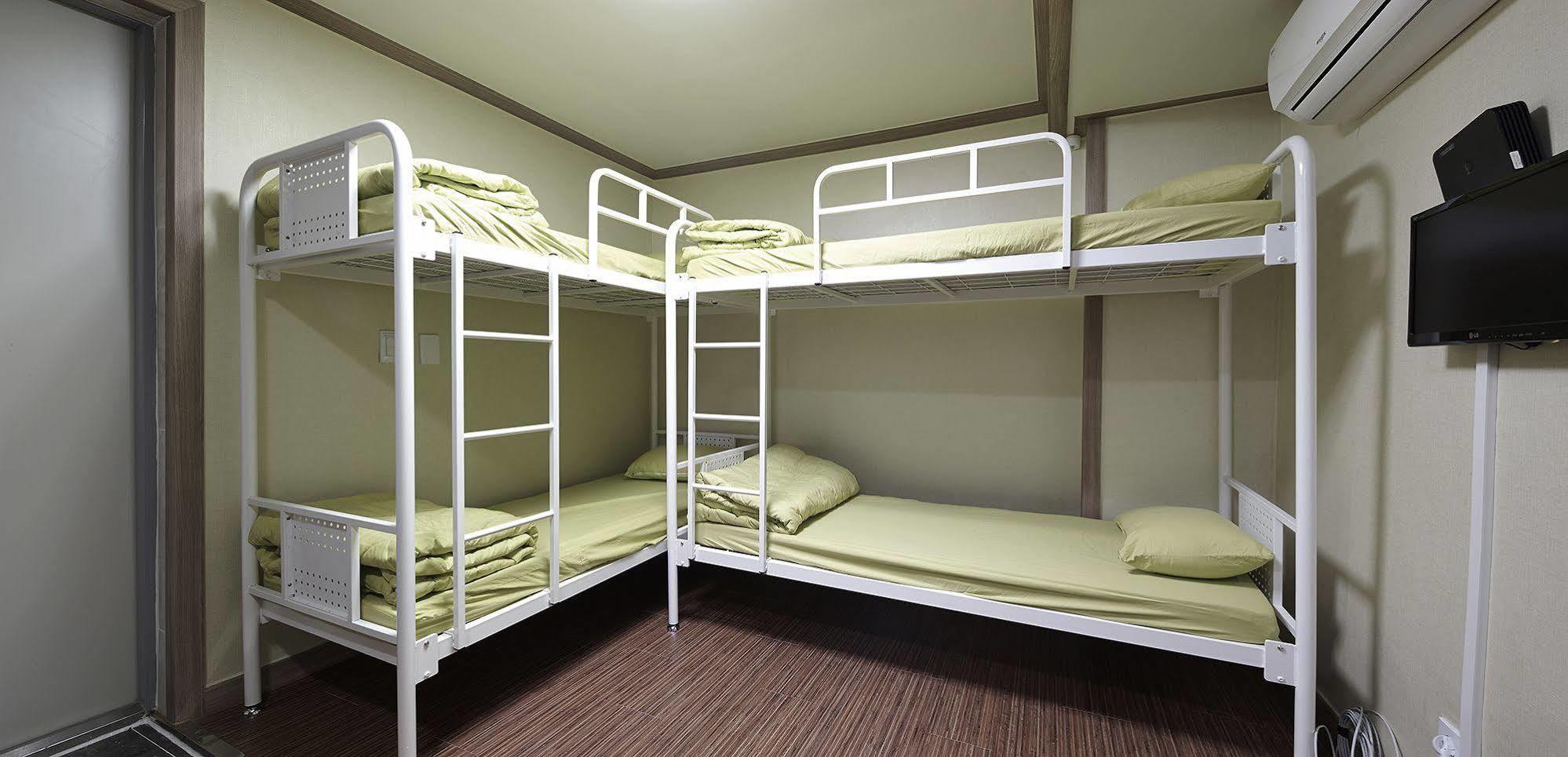 Station Pencil Hostel *